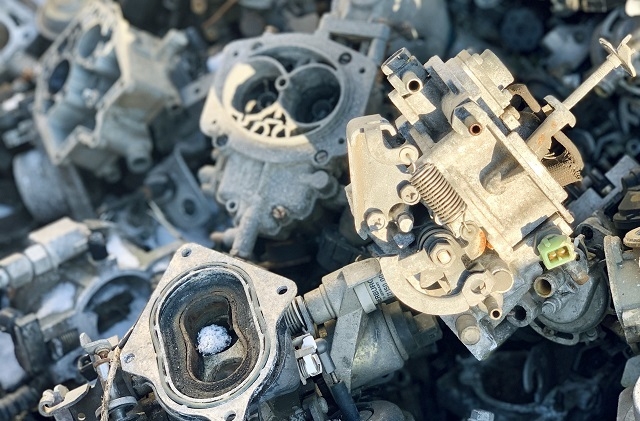 Zinkové karburátory celé v