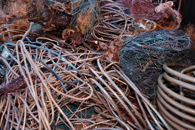 Měděný mix (drát, plech, kus, opalovaný, starý, zelený, lakovaný, pocínovaný)